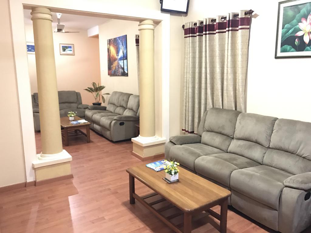 Skai Lodge Мале Экстерьер фото